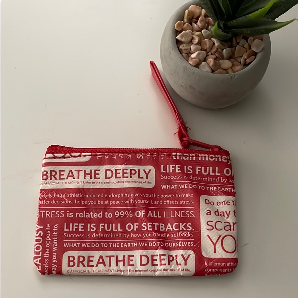 Lululemon gift card holder NWOT